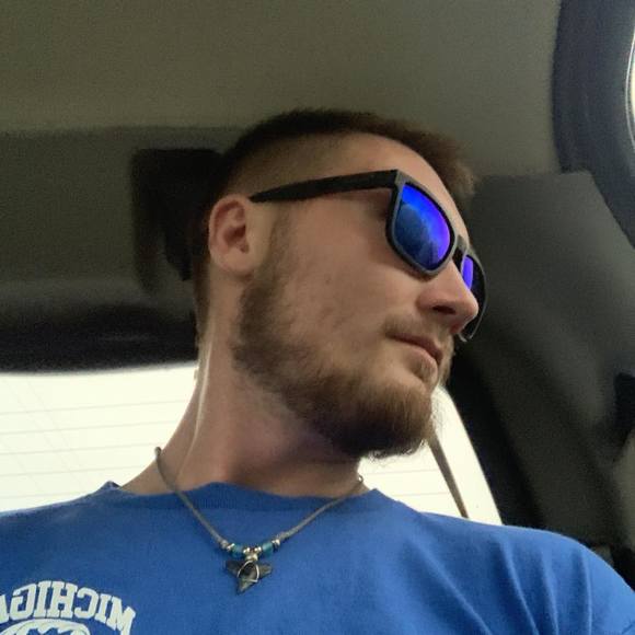 Meet your Posher, Chris - Picture 1 of 1